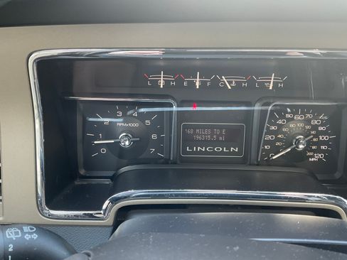 Used 2014 Lincoln Navigator 4WD image 14
