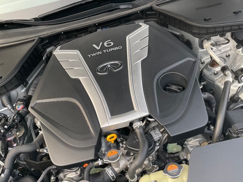 Used 2018 INFINITI Q50 Luxe w/ Essential Package (3.0T Luxe) AWD/4WD image 6
