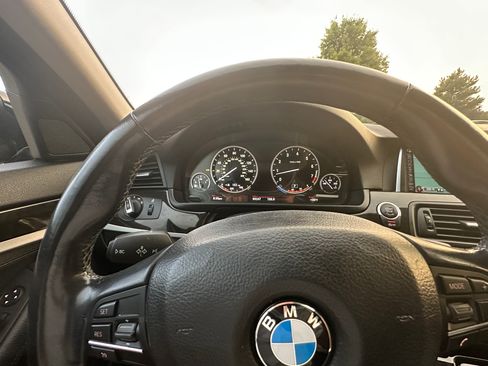 Used 2015 BMW 535i xDrive Sedan AWD/4WD image 9