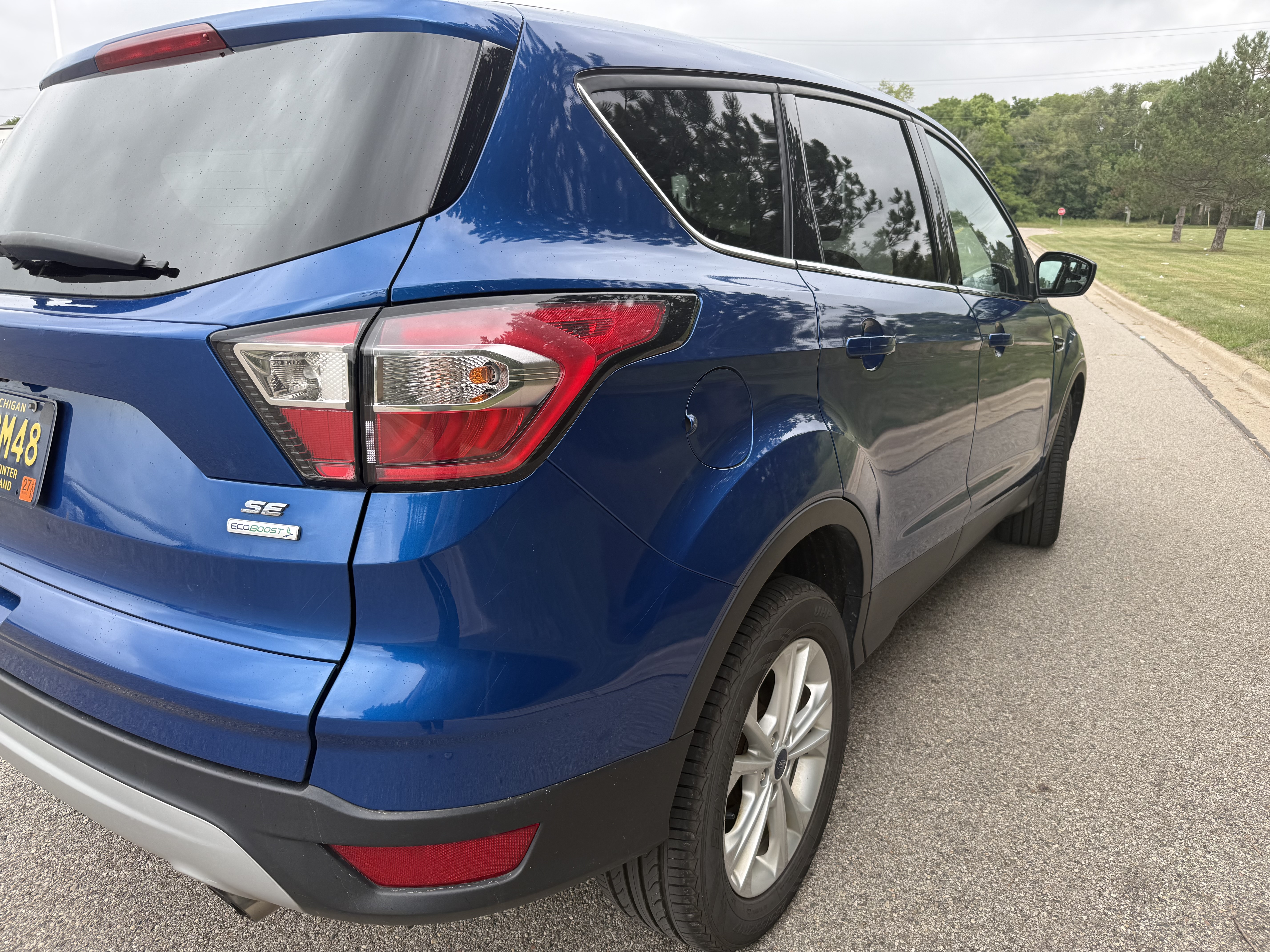 Used 2017 Ford Escape SE FWD image 8