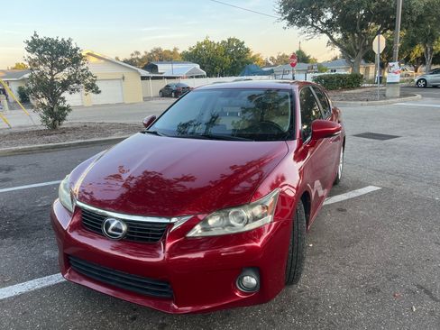 Used 2013 Lexus CT 200h w/ Premium Pkg w/Navigation image 1
