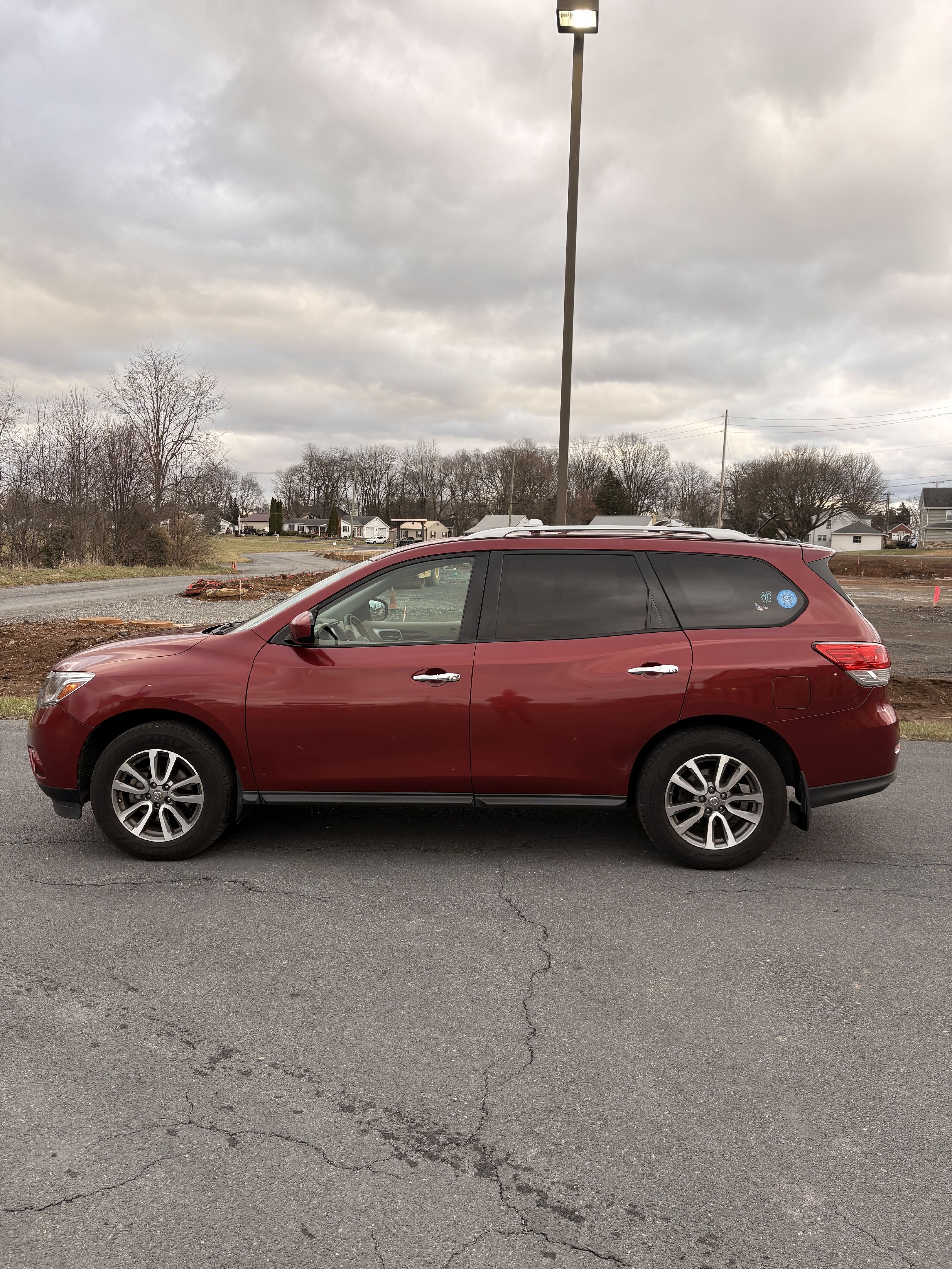 Used 2013 Nissan Pathfinder SV w/ Cargo Pkg AWD/4WD image 21