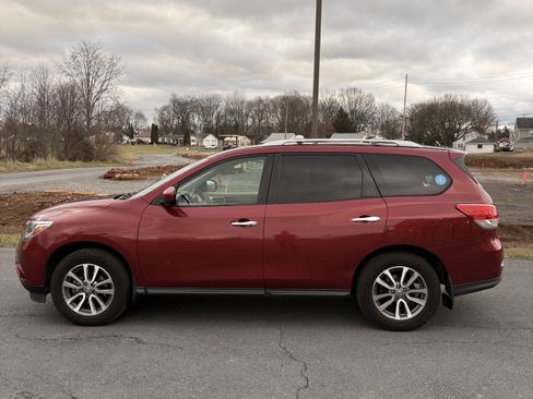 Used 2013 Nissan Pathfinder SV w/ Cargo Pkg image 21