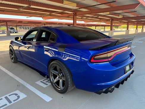 Used 2018 Dodge Charger SXT w/ Blacktop Package RWD image 15
