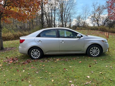 Used 2012 Kia Forte EX image 4