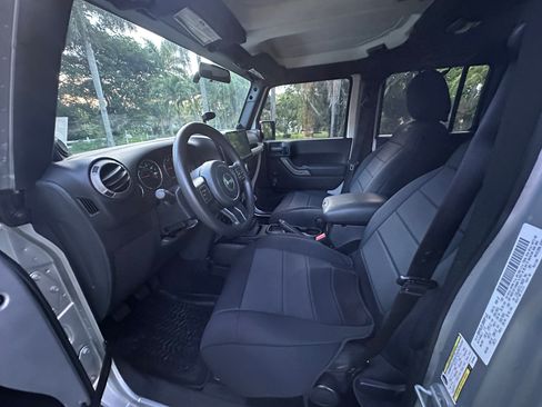 Used 2012 Jeep Wrangler Unlimited Sport AWD/4WD image 13