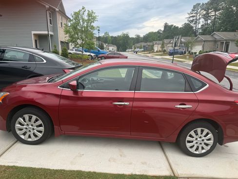 Used 2015 Nissan Sentra SV w/ Navigation Package FWD image 6