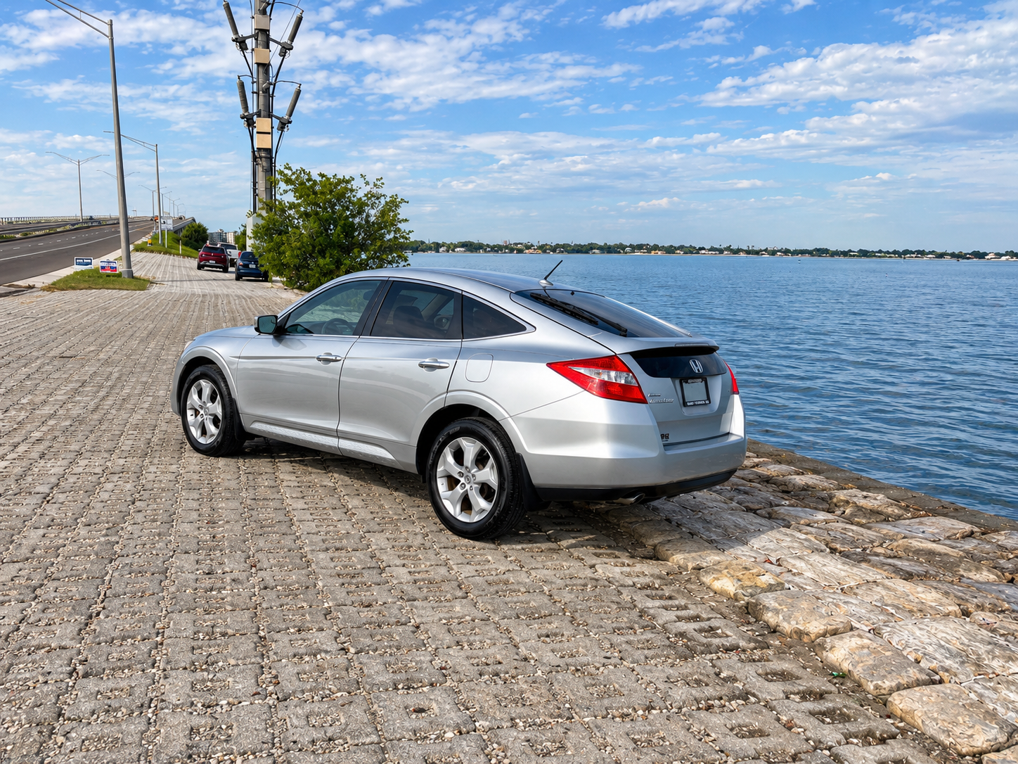 Used 2010 Honda Crosstour EX-L image 2