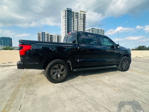 Used 2024 Ford F150 Lightning Lariat image 19