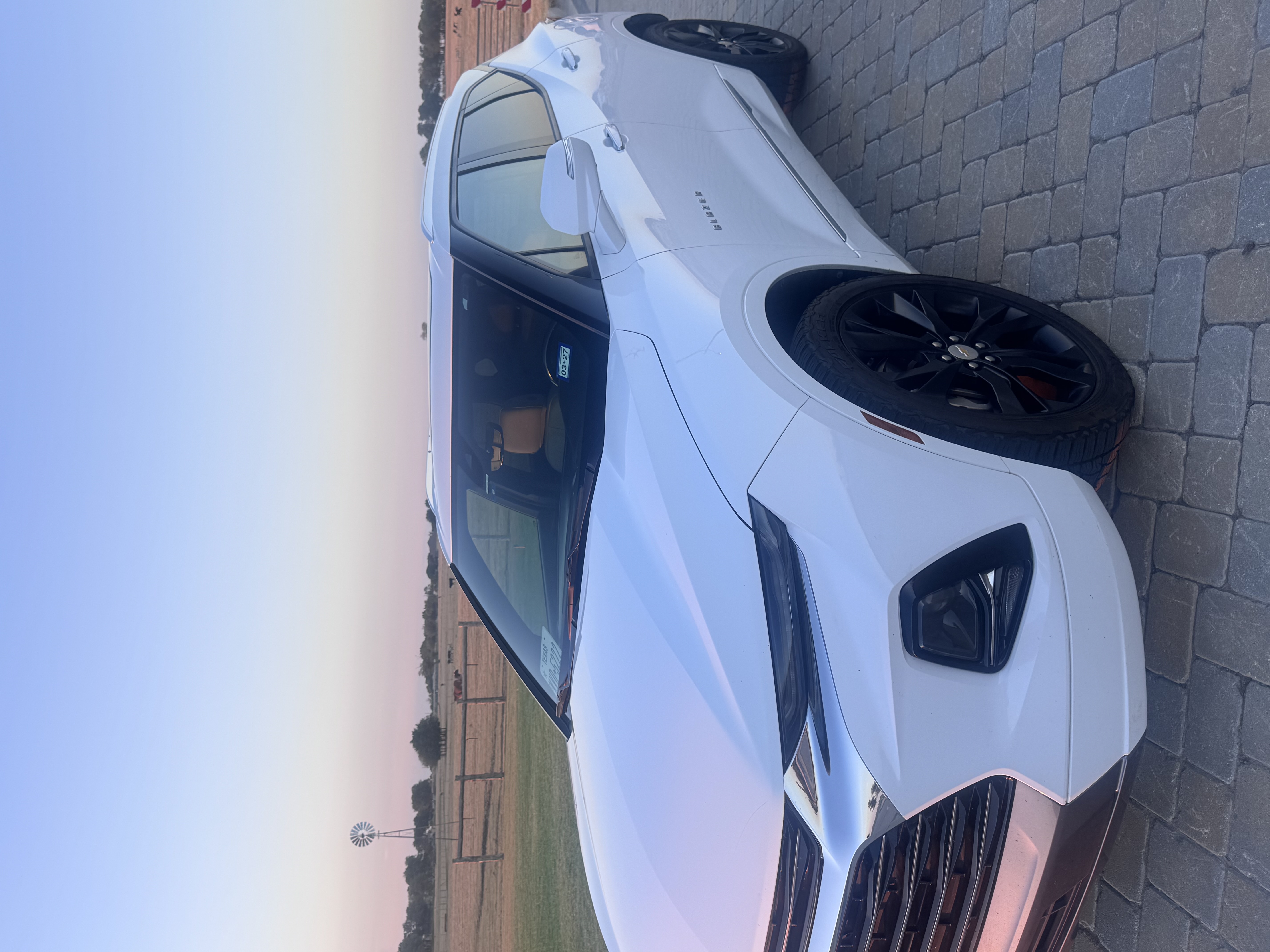 Used 2019 Chevrolet Blazer Premier w/ Sun and Wheels Package AWD/4WD image 2