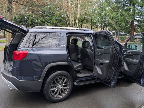Used 2017 GMC Acadia SLT image 14