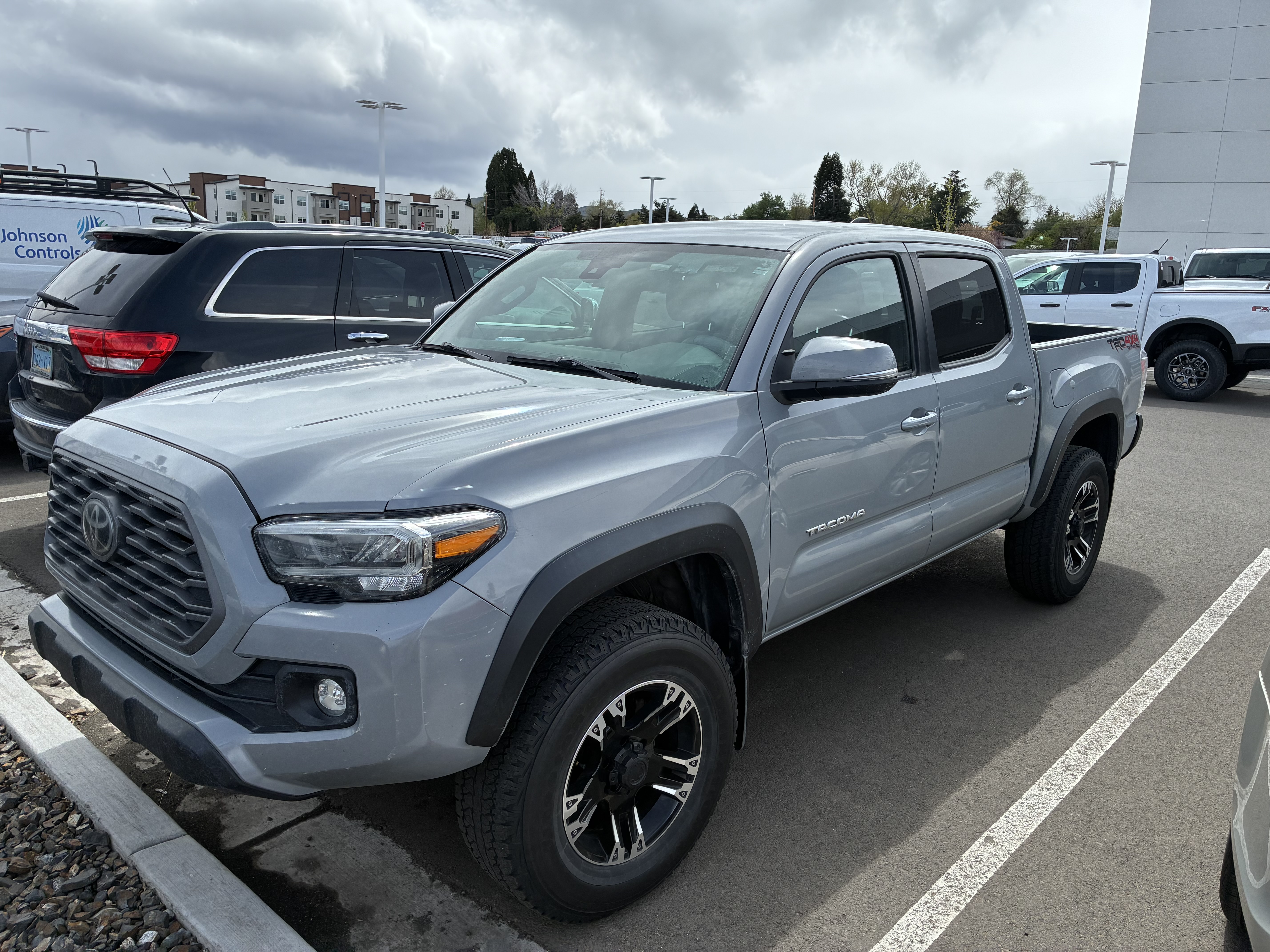 Used 2020 Toyota Tacoma TRD Off-Road w/ Technology Package AWD/4WD image 1