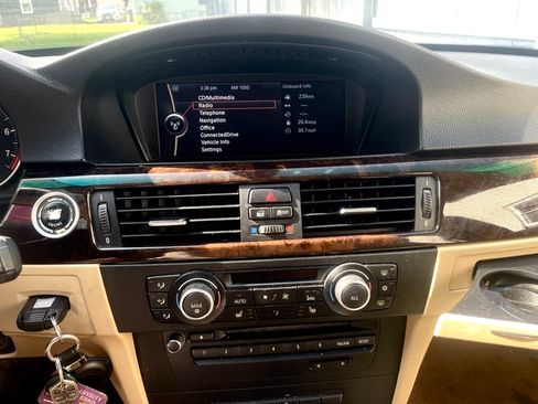 Used 2011 BMW 328i xDrive Sedan AWD/4WD image 14