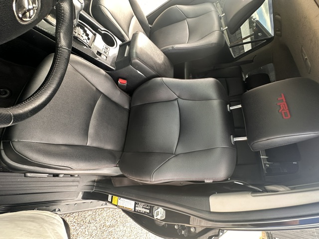 Used 2022 Toyota 4Runner TRD Off-Road Premium AWD/4WD image 9