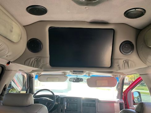 Used 2006 GMC Savana 1500 w/ Preferred Equipment Group image 24