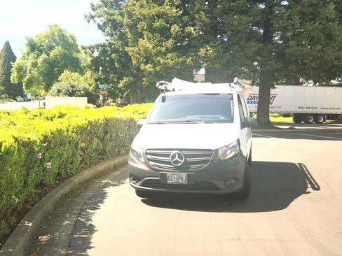 Used 2023 Mercedes-Benz Metris image 15