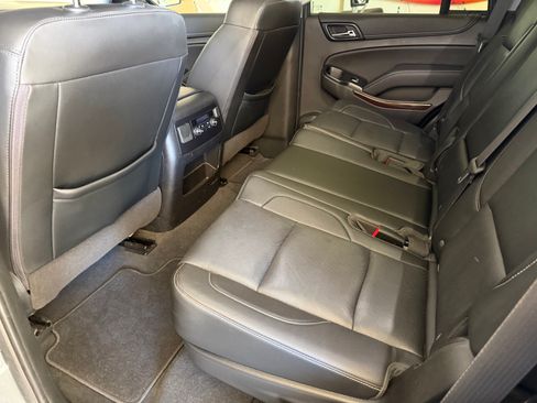 Used 2020 GMC Yukon SLT w/ HD Trailering Package image 9