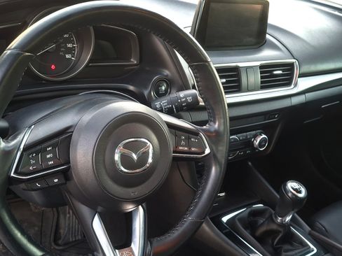 Used 2018 MAZDA MAZDA3 Touring image 11