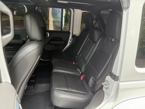 Used 2024 Jeep Wrangler Unlimited Rubicon 392 image 15