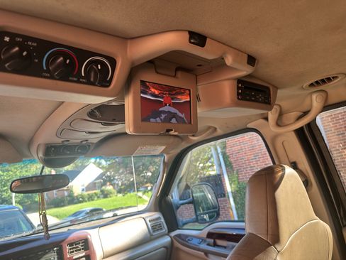 Used 2004 Ford Excursion Limited image 16