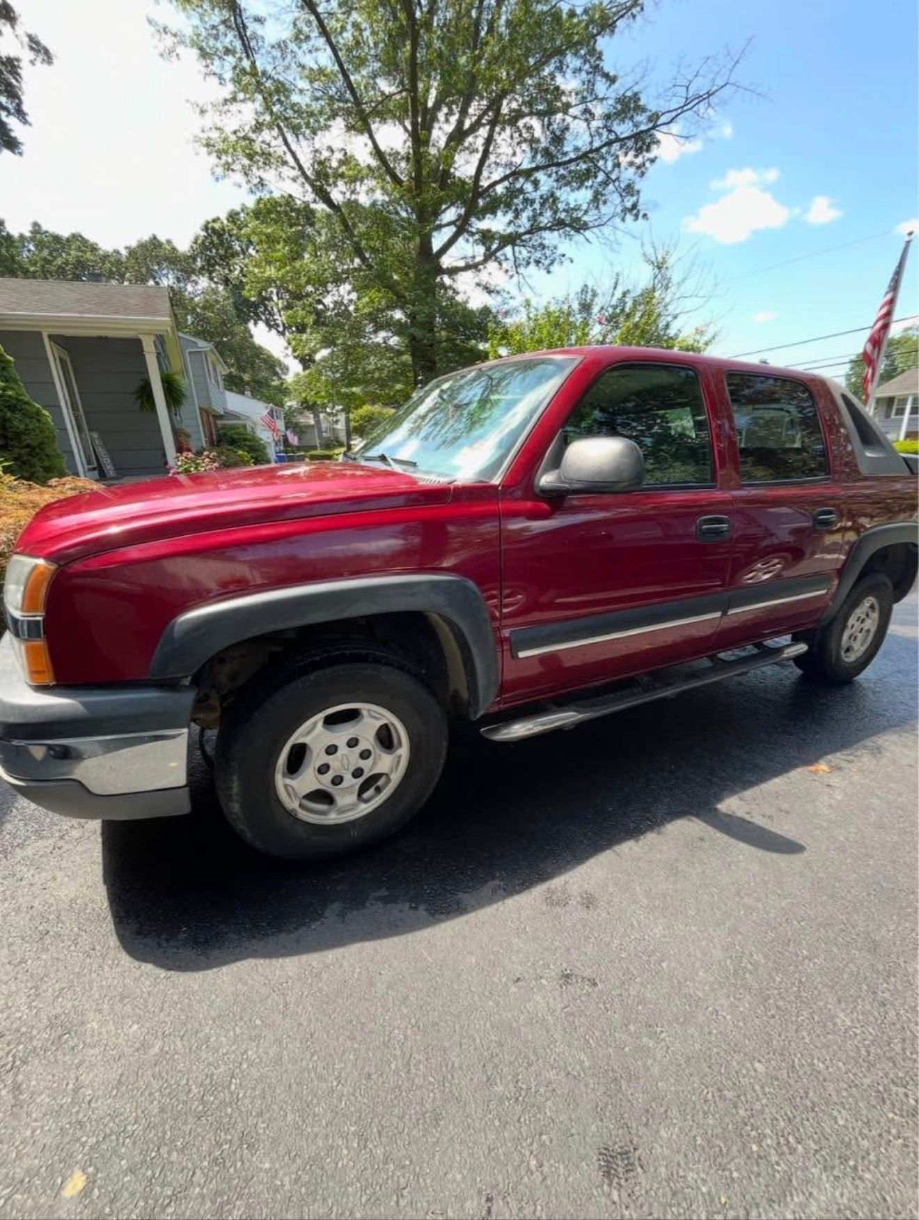 Used 2004 Chevrolet Avalanche 2WD image 1
