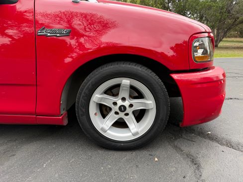 Used 1999 Ford F150 Lightning image 9