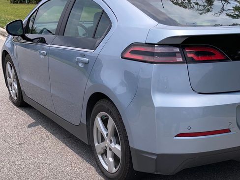 Used 2013 Chevrolet Volt Premium w/ Premium Trim Package image 9