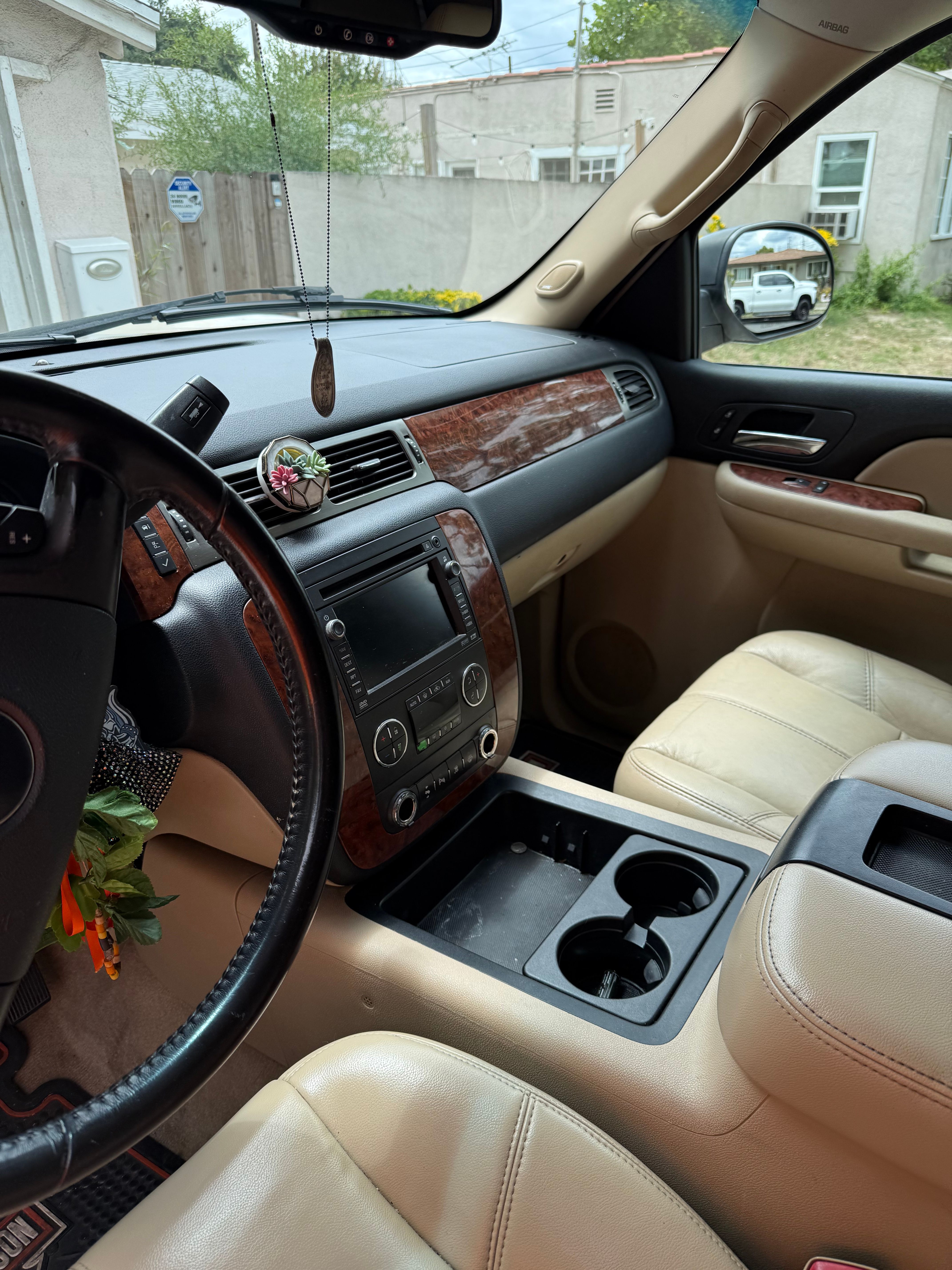 Used 2007 Chevrolet Tahoe LTZ w/ LTZ Preferred Equipment Group RWD image 14
