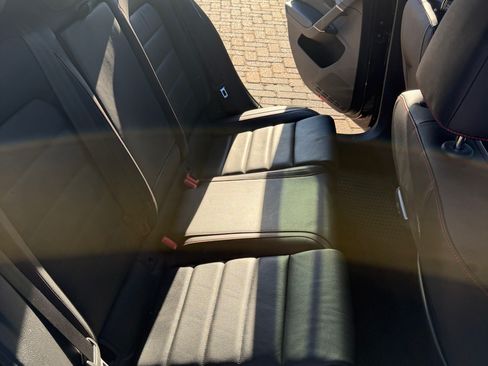 Used 2016 Volkswagen GTI SE image 9