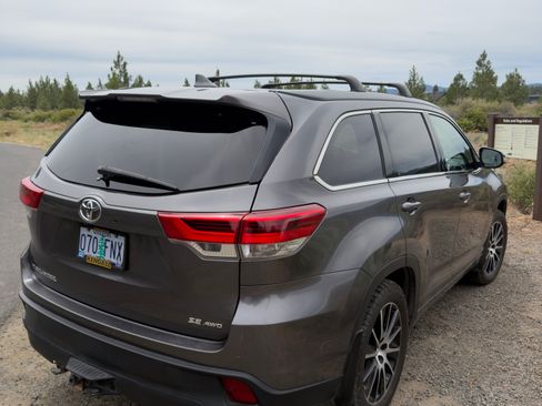 Used 2018 Toyota Highlander SE AWD/4WD image 28