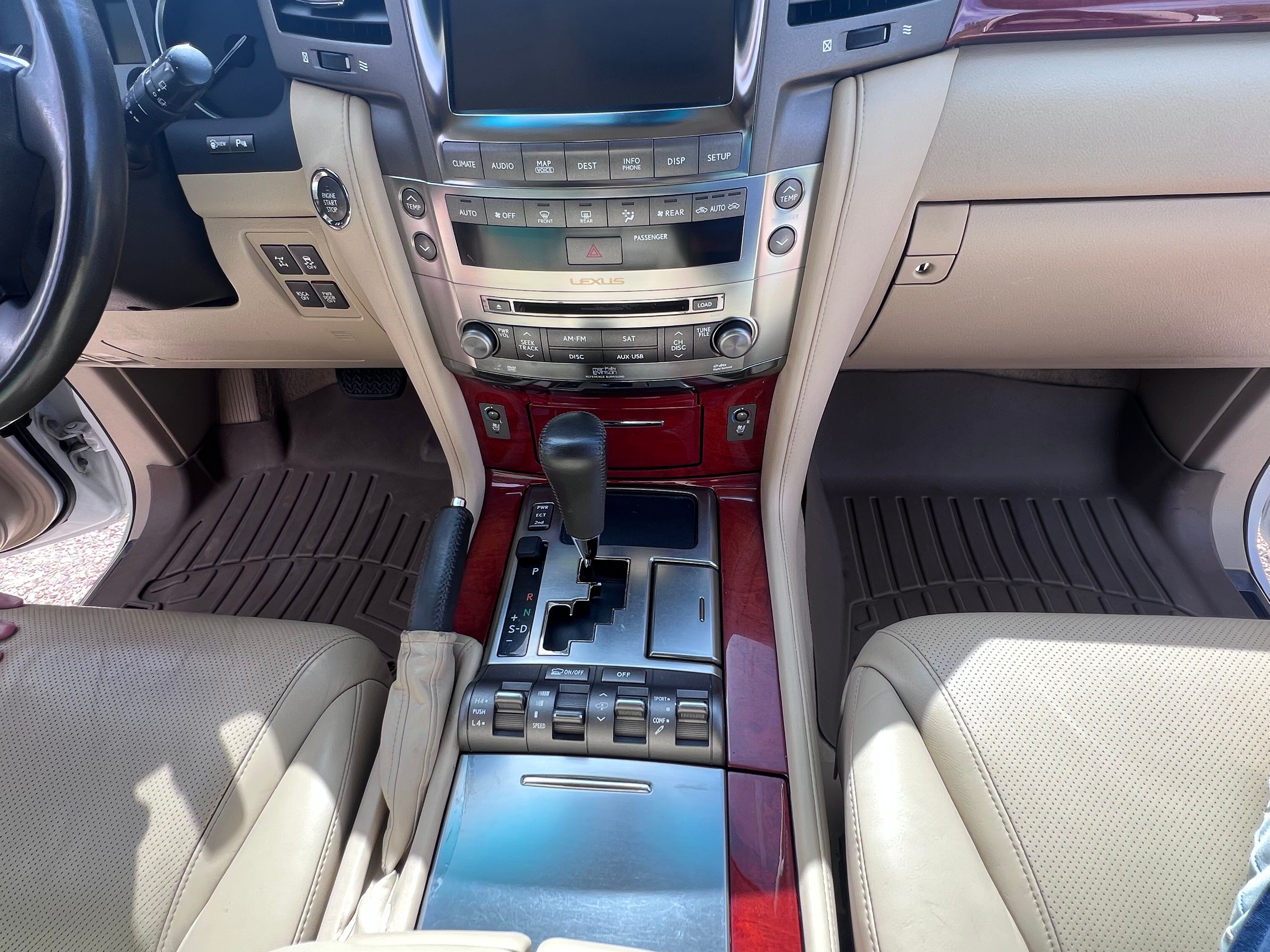 Used 2010 Lexus LX 570 4WD image 17