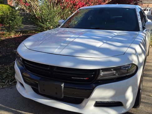 Used 2015 Dodge Charger SXT w/ Plus Group image 2