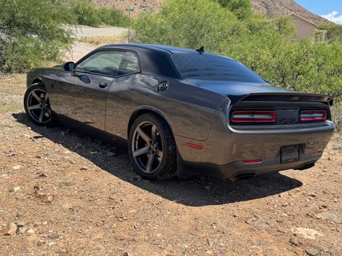 Used 2019 Dodge Challenger SRT Hellcat Redeye image 21