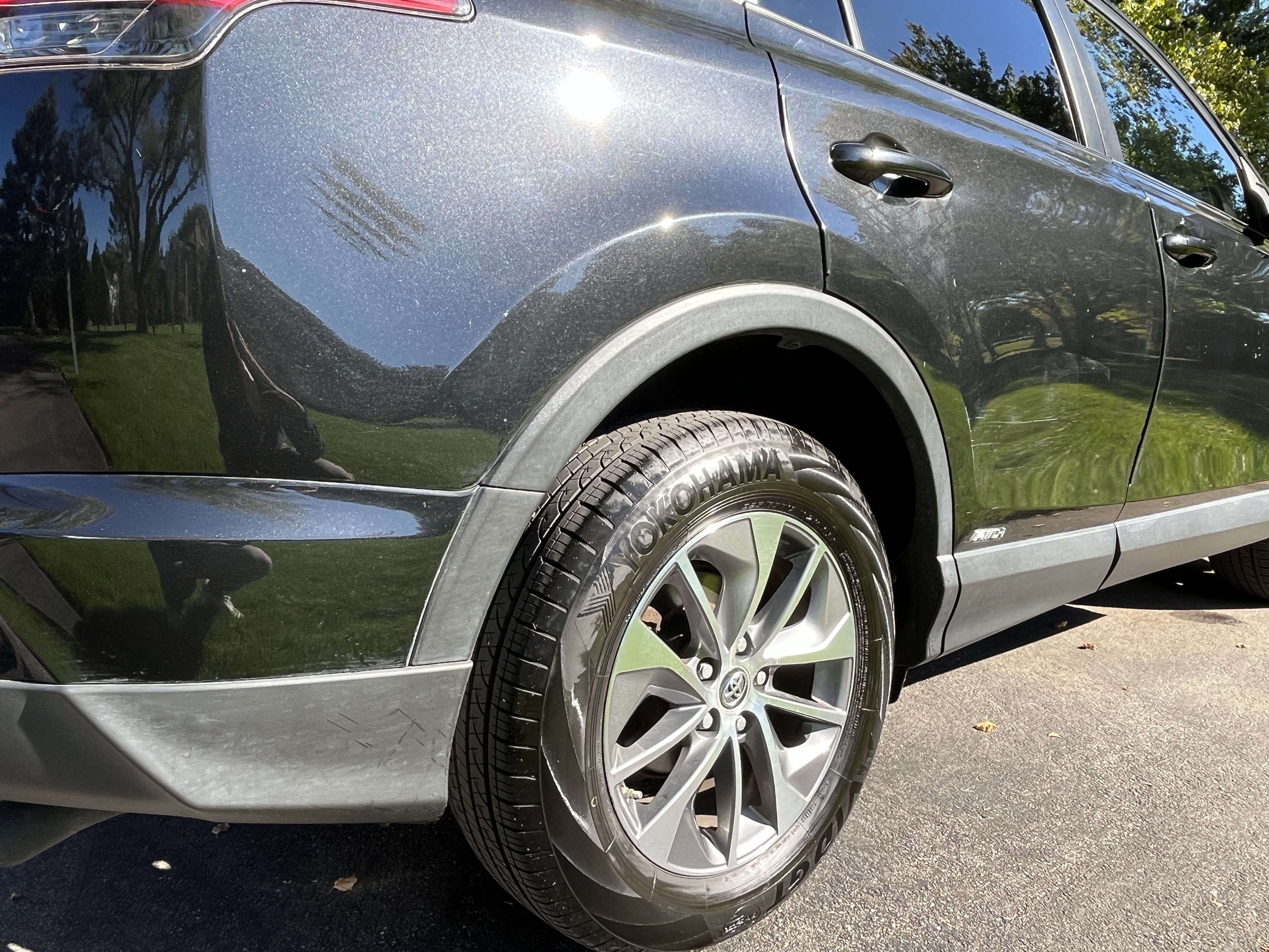Used 2018 Toyota RAV4 LE AWD/4WD image 20