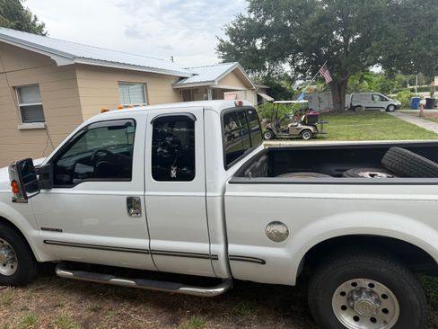Used 1999 Ford F350 2WD SuperCab Super Duty image 4