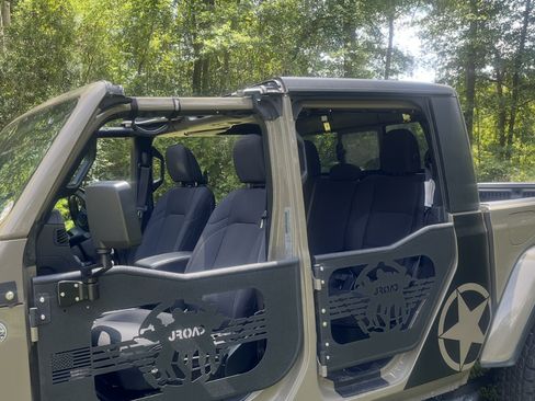 Used 2020 Jeep Gladiator Sport w/ Quick Order Package 24S AWD/4WD image 17