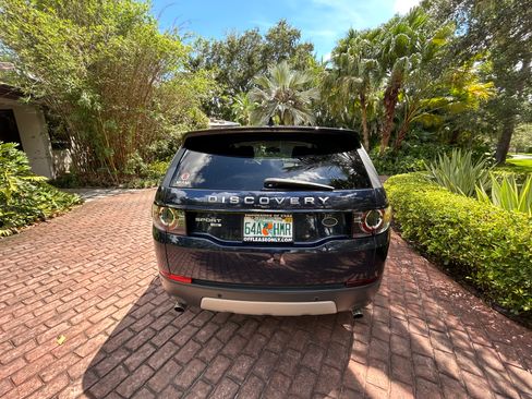 Used 2017 Land Rover Discovery Sport HSE image 8