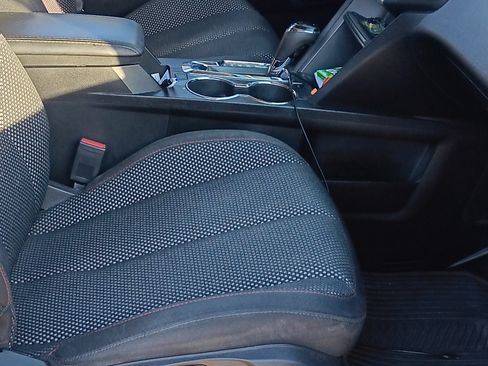 Used 2016 Chevrolet Equinox LT w/ Convenience Package image 12