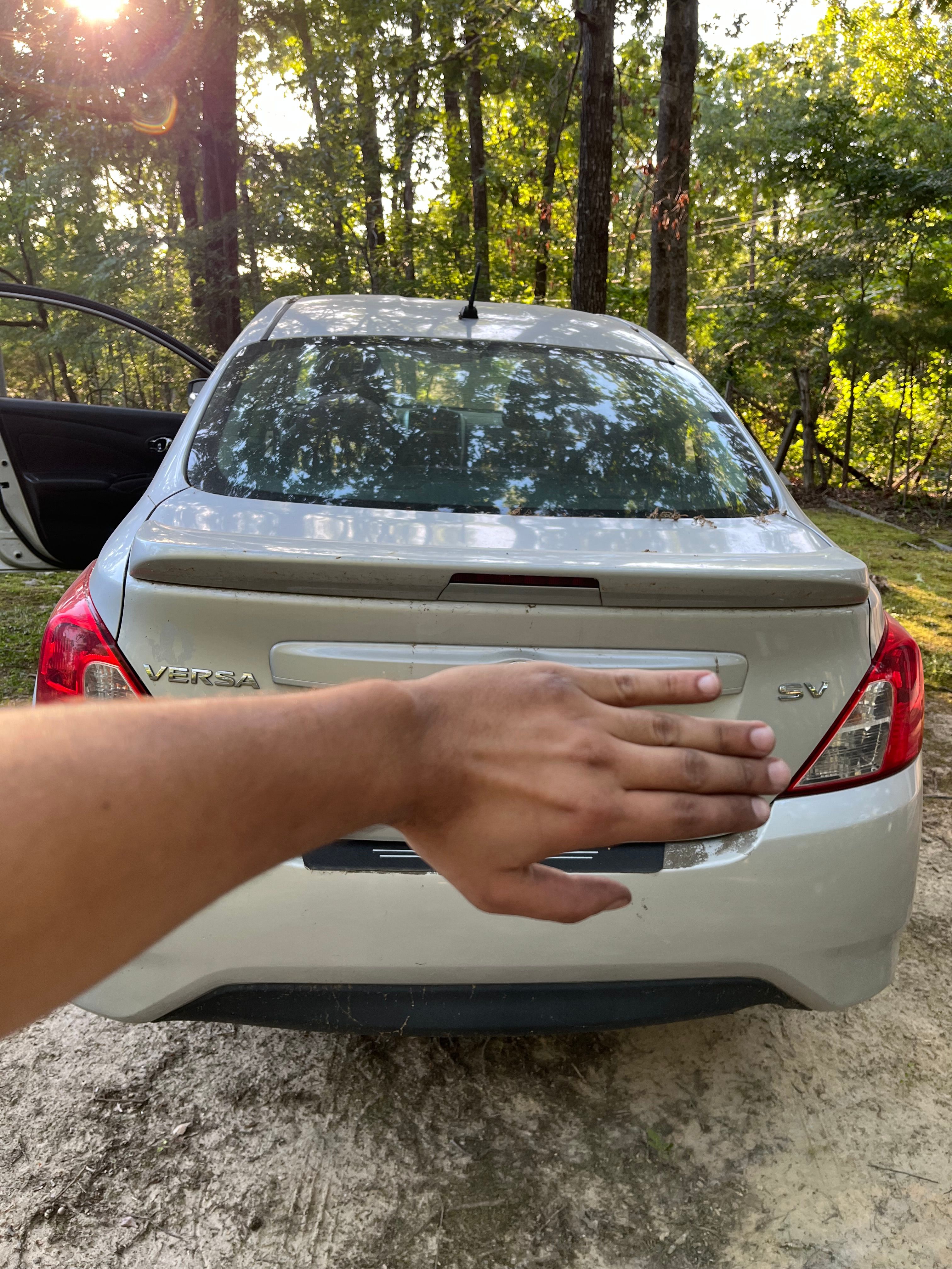 Used 2015 Nissan Versa SV FWD image 8