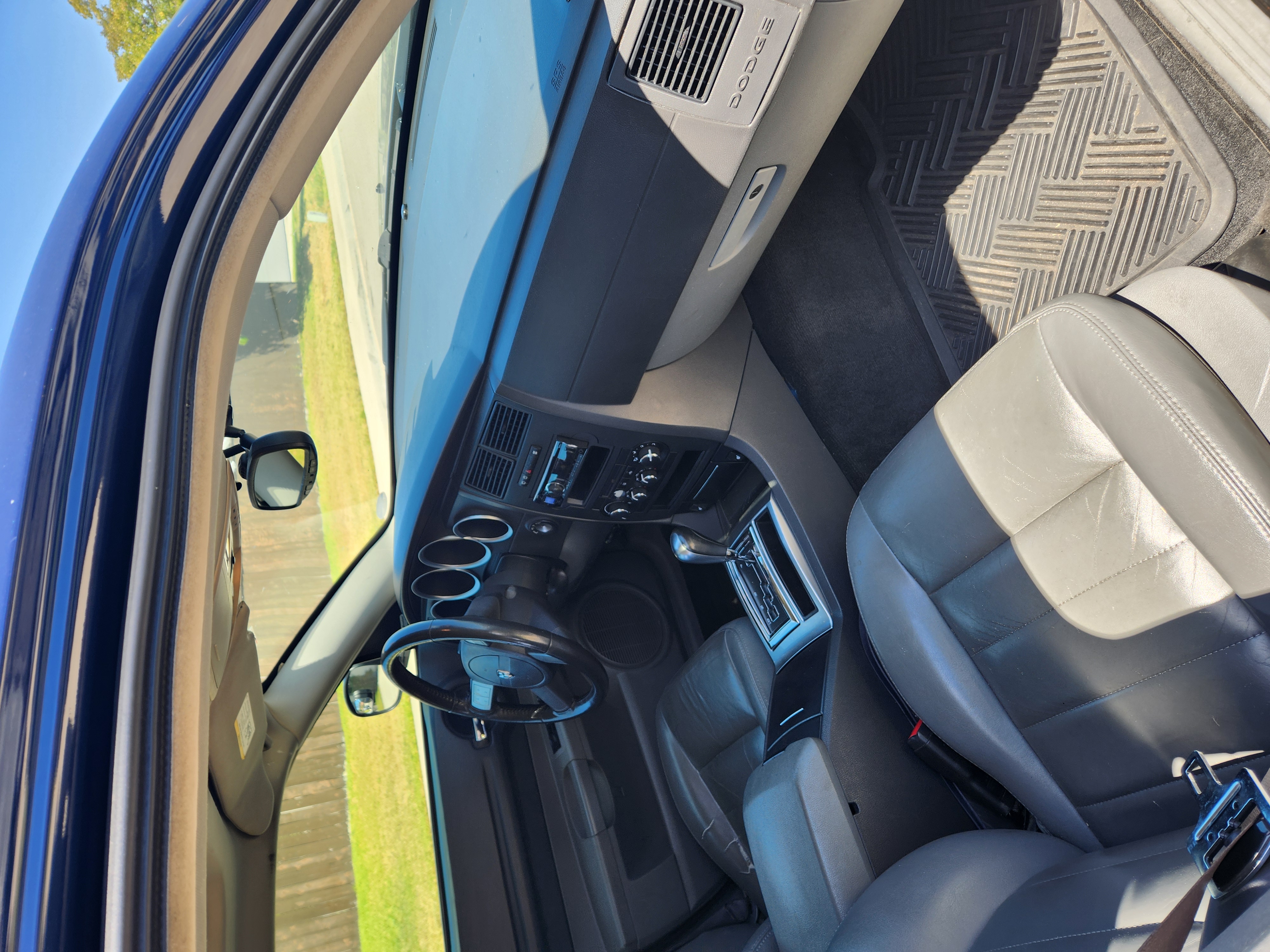 Used 2005 Dodge Magnum R/T w/ Convenience Group II RWD image 11