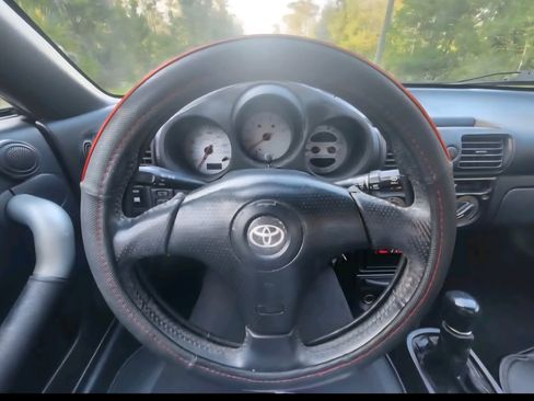 Used 2002 Toyota MR2 image 11