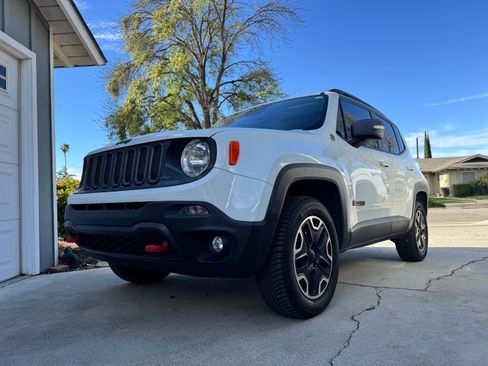 Used 2016 Jeep Renegade Trailhawk image 5
