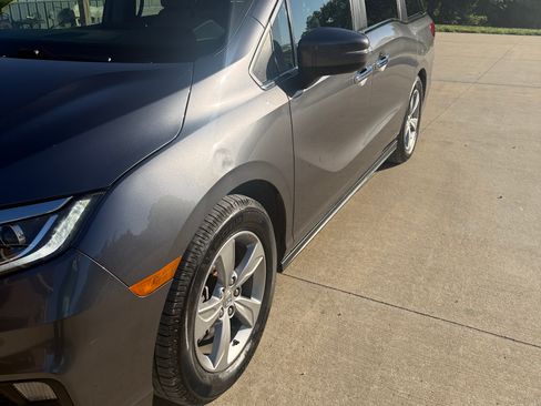 Used 2018 Honda Odyssey EX-L image 2