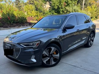 Used 2019 Audi e-tron Prestige w/ Prestige Package AWD/4WD video 1