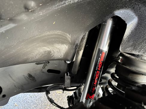 Used 2022 Jeep Gladiator Sport image 12