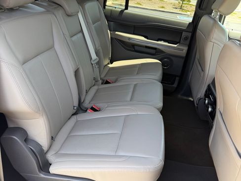 Used 2019 Ford Expedition Max XLT w/ Equipment Group 202A RWD image 16