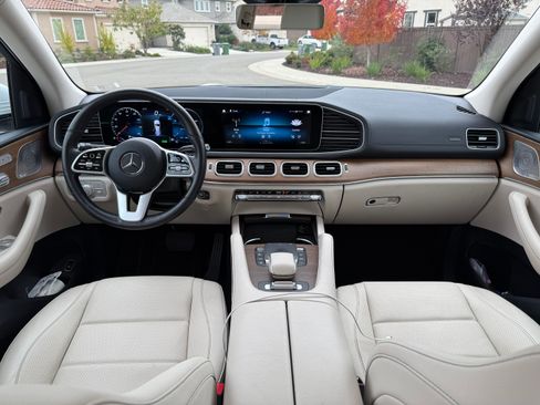 Used 2021 Mercedes-Benz GLS 450 4MATIC image 12