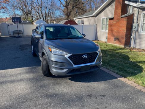 Used 2019 Hyundai Tucson SE image 1