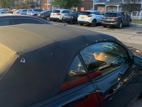 Used 2012 Ford Mustang Premium image 2