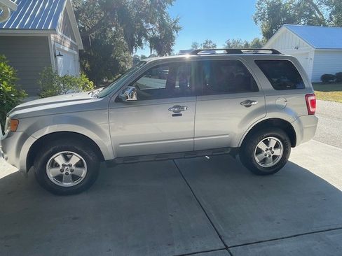 Used 2011 Ford Escape XLT w/ 202A Rapid Spec Order Code image 5